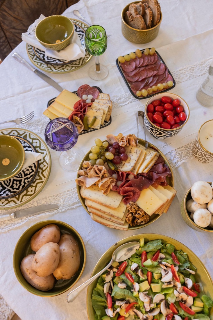 Full table service